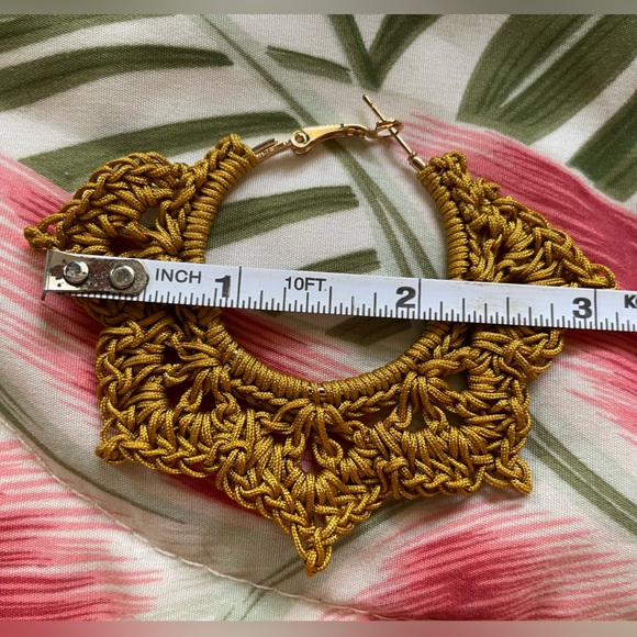CROCHET FLORAL LACE HOOP EARRINGS- GOLD - Picture 3 of 4